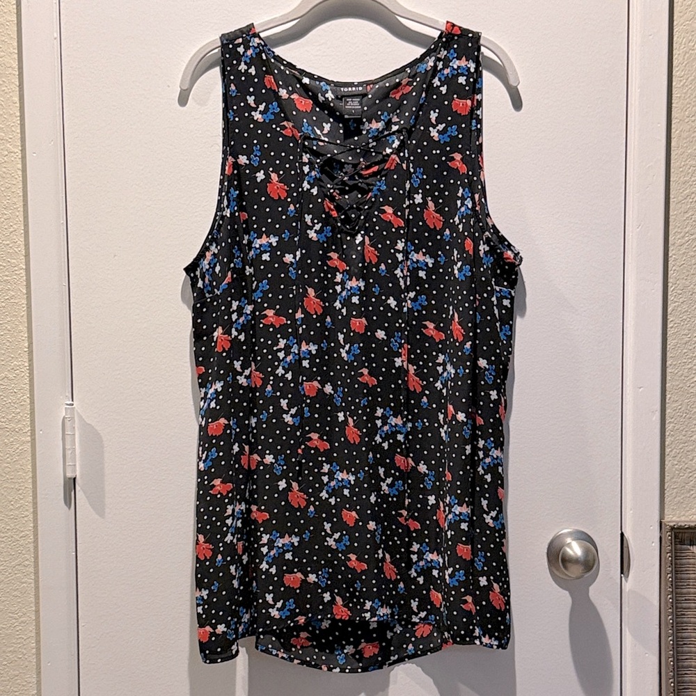 Torrid Black Floral Lace-Up Sleeveless Tunic